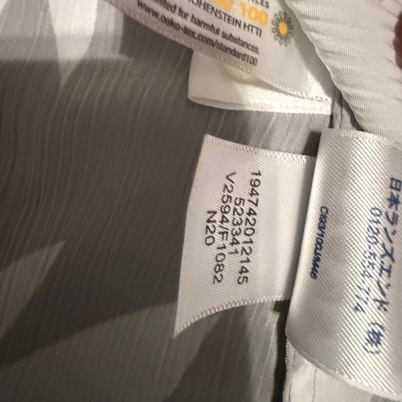 Lands' End Gray and White Floral Blouse - Picture 4 of 5